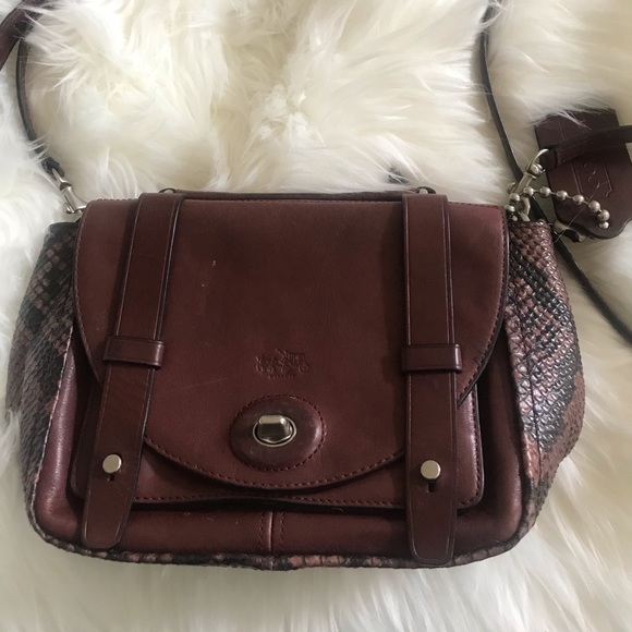 Coach Handbags - Coach crossbody it’s over 9 inches wide/ 7.5 tall